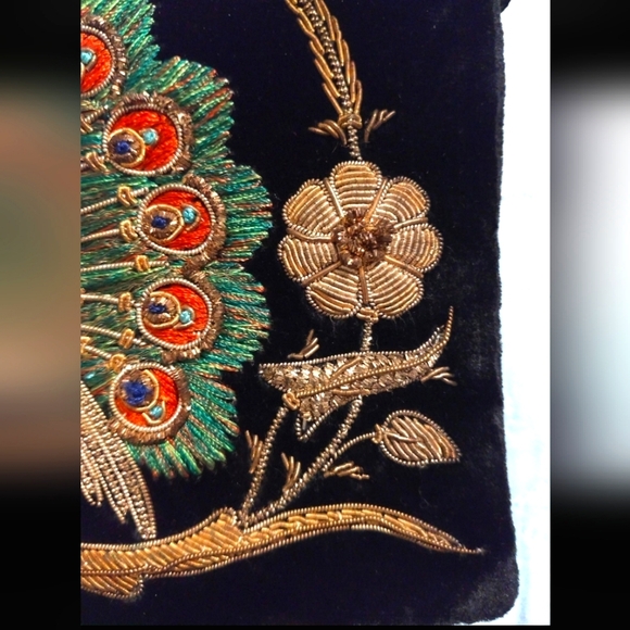 1930s/1940s Peacock Design Zardozi Embroidered Gemmed Black Velvet Evening Bag - Picture 3 of 10